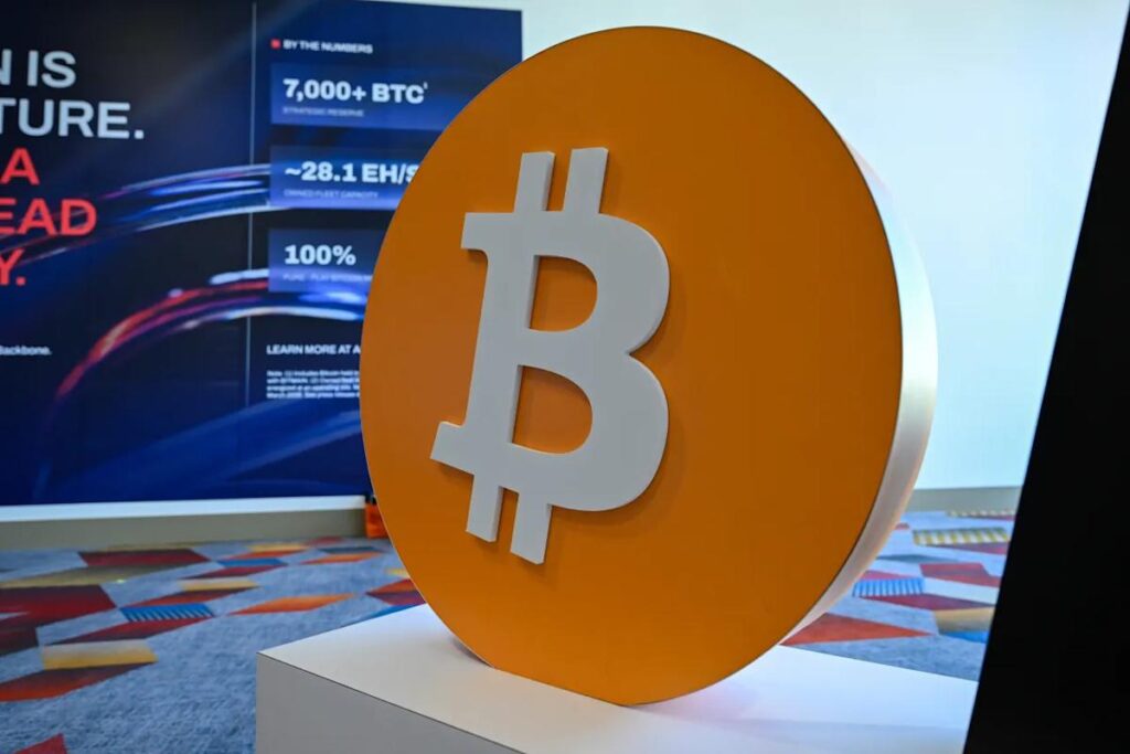 Bitcoin Falls Below $75K – SpaceX, OpenAI, Anthropic IPOs Are ‘Draining’ Liquidity From Crypto, Says Analyst