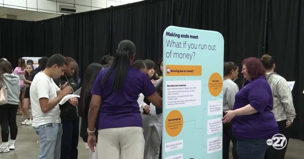 Truist Bank brings financial literacy event to FSU campus