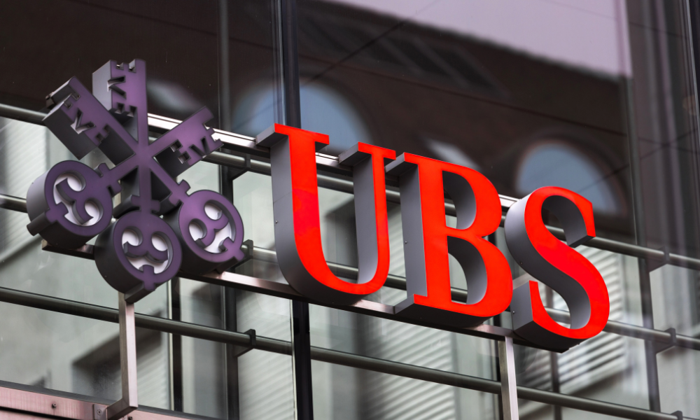 UBS moves toward full-service US bank for affluent clients