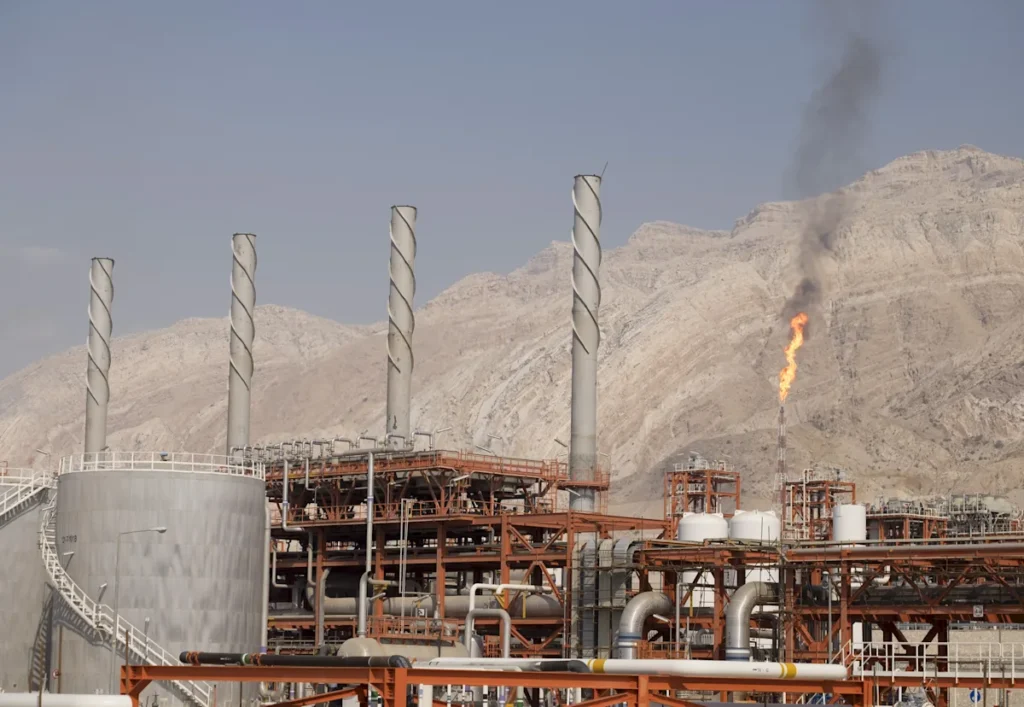 Nasdaq rises, Dow and S&P 500 retreat as oil prices climb on renewed US-Iran tensions