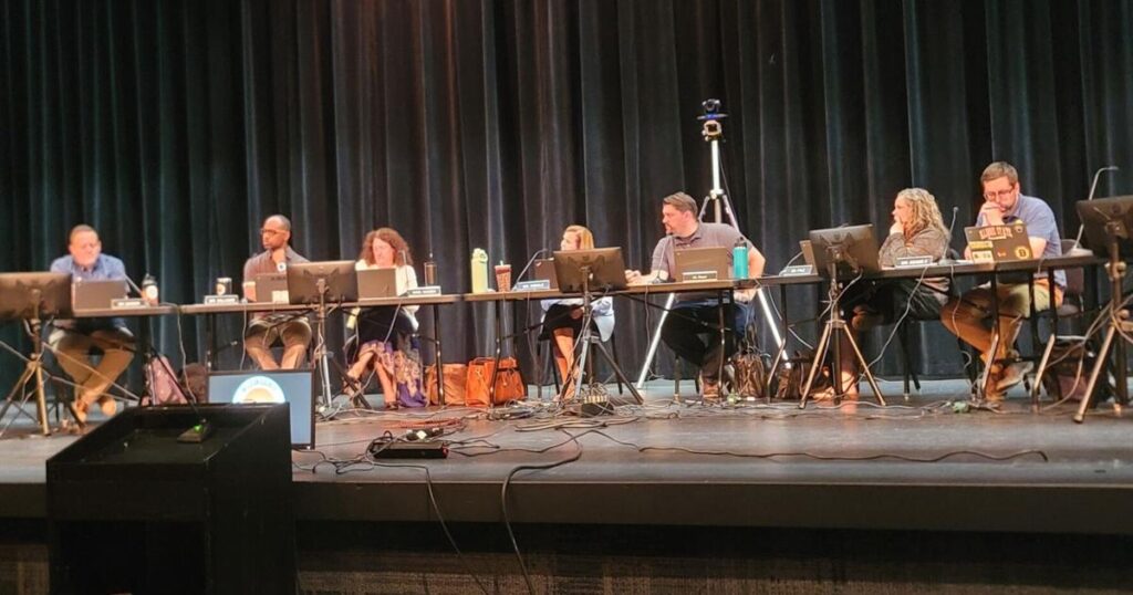 McLean County Unit 5 renews e-learning for emergency days