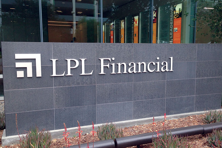 Advisor moves: LPL attracts billion-dollar breakaways from JPMorgan, Buell Securities